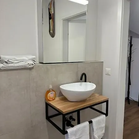 Apartment Stilvolle 3,5 Zimmer In *